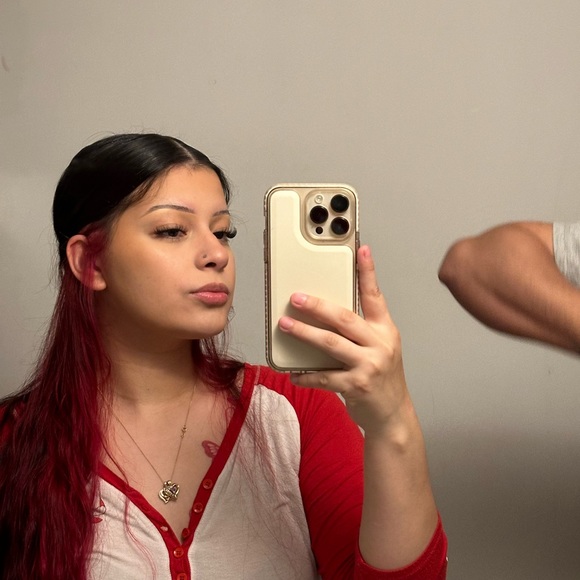 Meet your Posher, Sarai - Picture 1 of 1